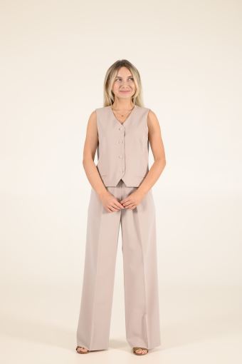 Жилет короткий бежевого кольору