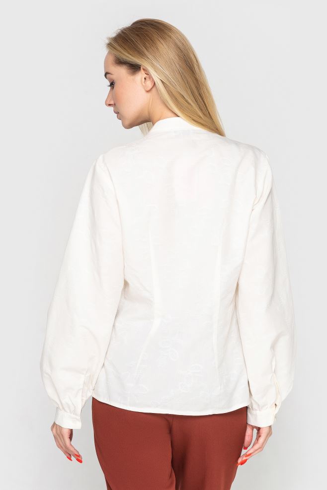 Молочна блуза в принт з ефектом вишивки з італійської бавовни