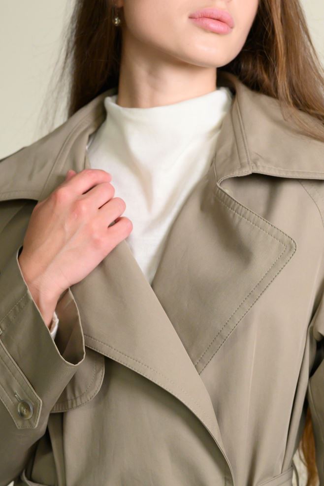 Iconic Trench: тренч кольору хакі з італійського котону