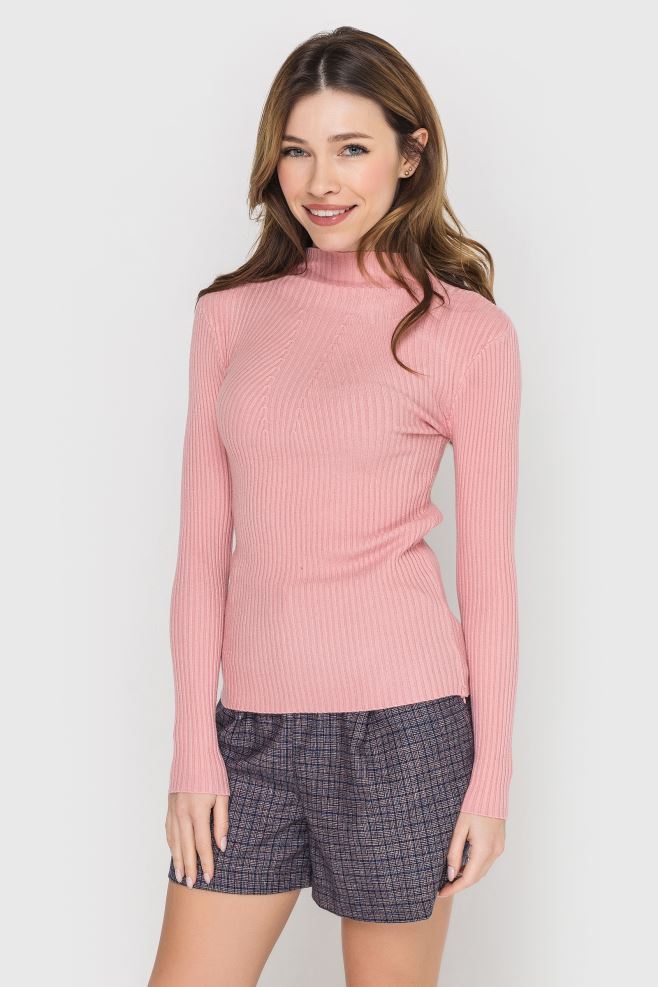 Рожевий гольф-светр