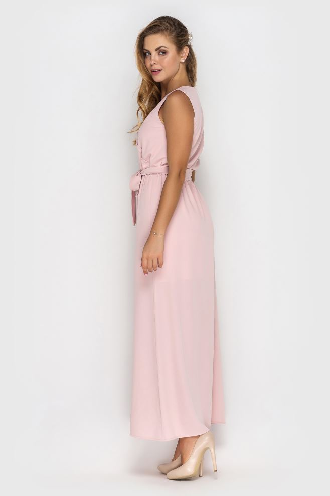 Сукня максі ніжно-рожева з розрізом попереду