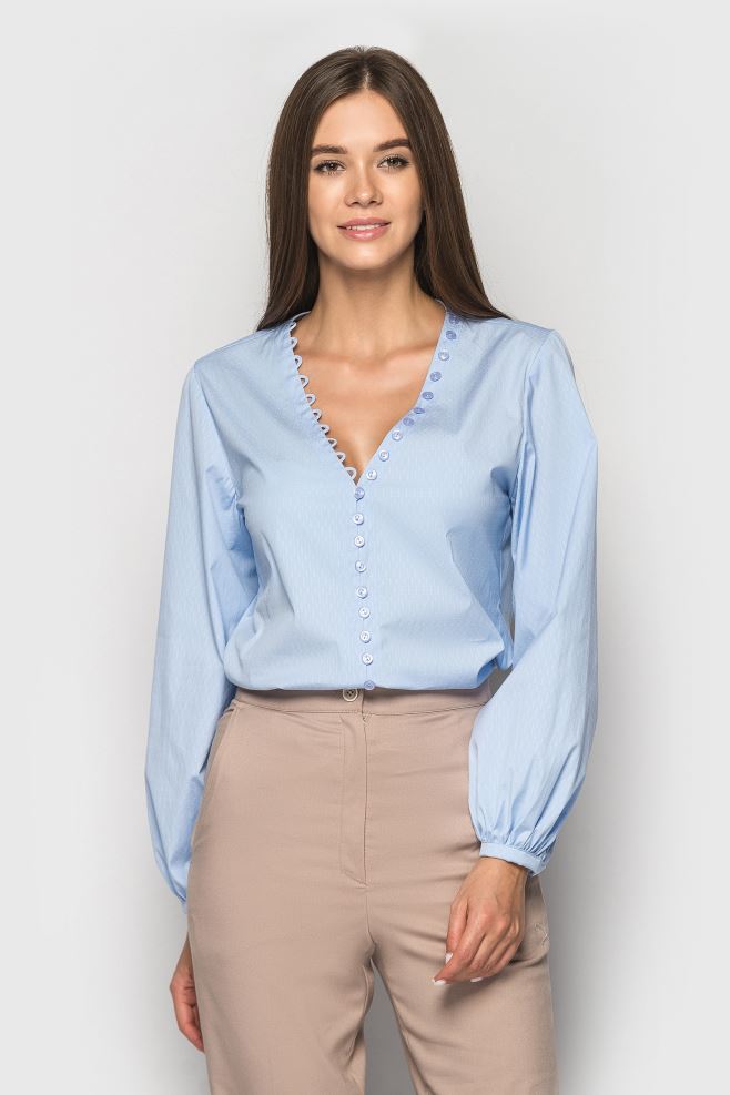 Блакитна блуза з нависними петлями з італійської бавовни
